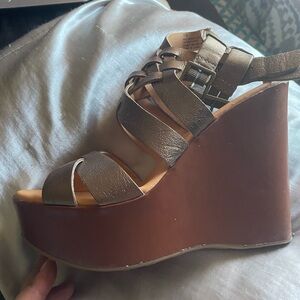 Korks Kork-Ease Gold Platform Sandals, Size 7